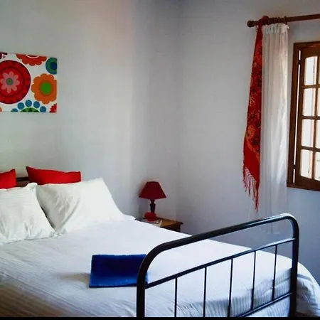 House, Da Amorosa Viana ויאנה דו קסטלו